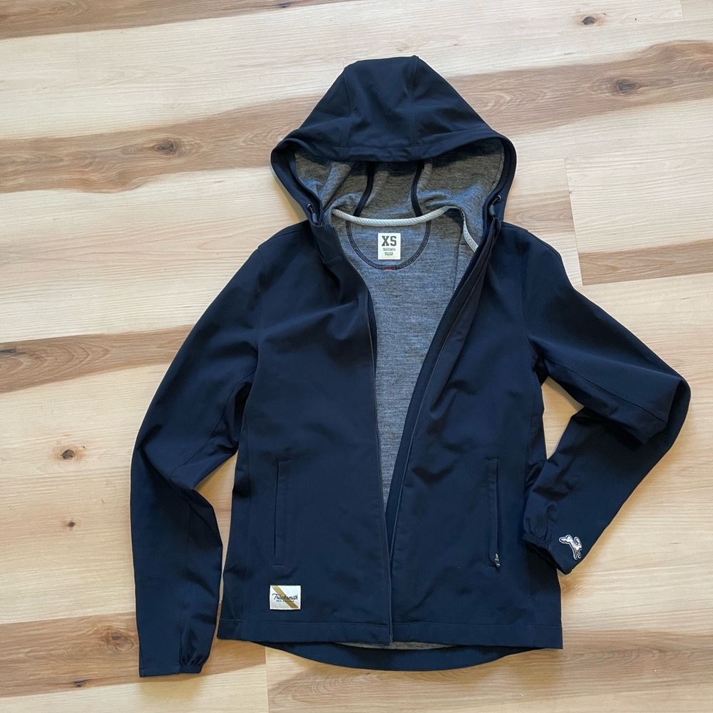Tracksmith NDO waterproof jacket xs black
